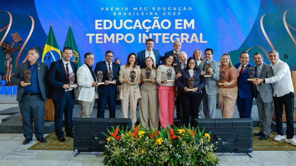 Raquel Lyra celebra conquistas de Pernambuco na educação