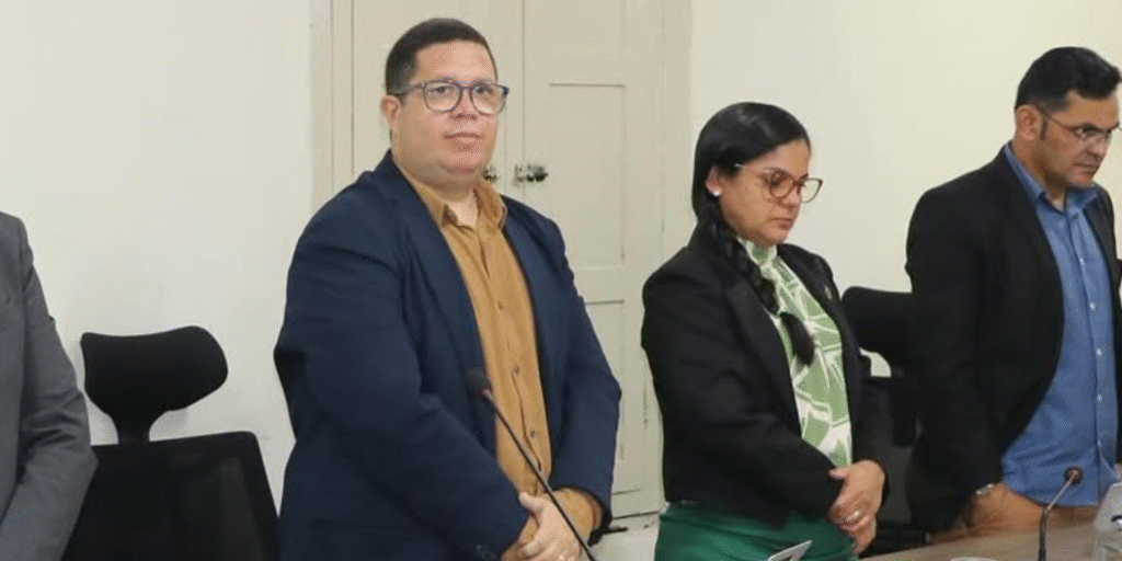 Vereadores Márcio da Água e Tárlina Patrícia do PSDB de Escada.