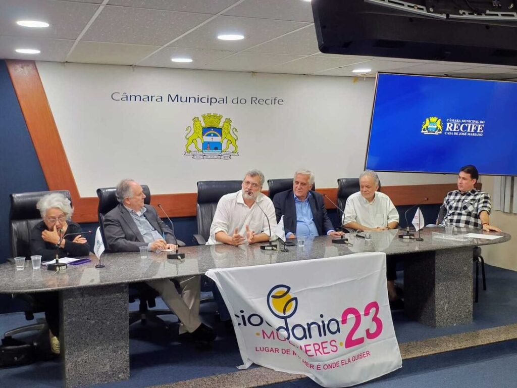 Cláudio Carraly assume direção do Cidadania-PE em meio a negociações nacionais.