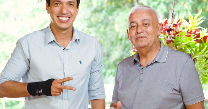 Gilberto Sabino é acusado de perseguir na educação de Paulista