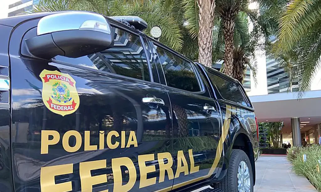 Investigação da PF indica operações atípicas envolvendo Bolsonaro, Eduardo e Michele Bolsonaro