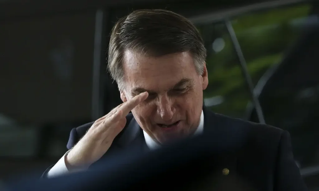 Relatório do Coaf aponta que Jair Bolsonaro movimentou R$ 30,5 milhões entre março de 2023 e junho de 2024, segundo investigação da Polícia Federal.