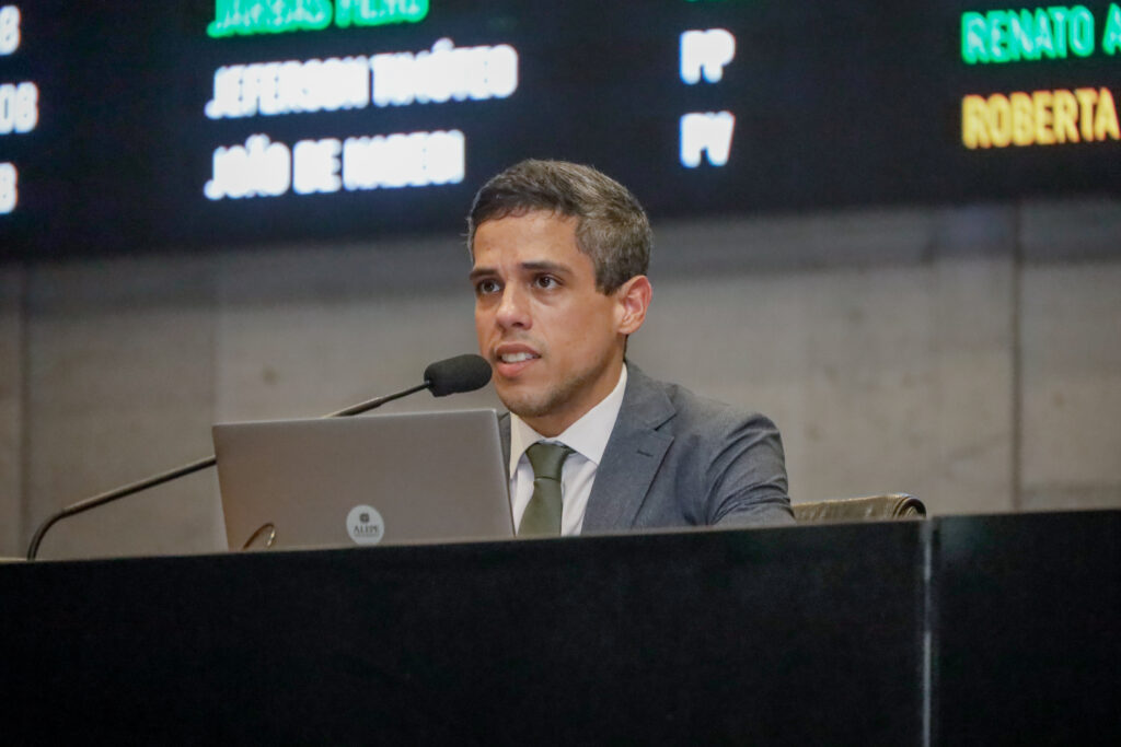 Jarbas Filho retorna a liderança do MDB na Alepe.